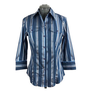 New York & Company  NWT! Classic Button Down Shirt. Size S